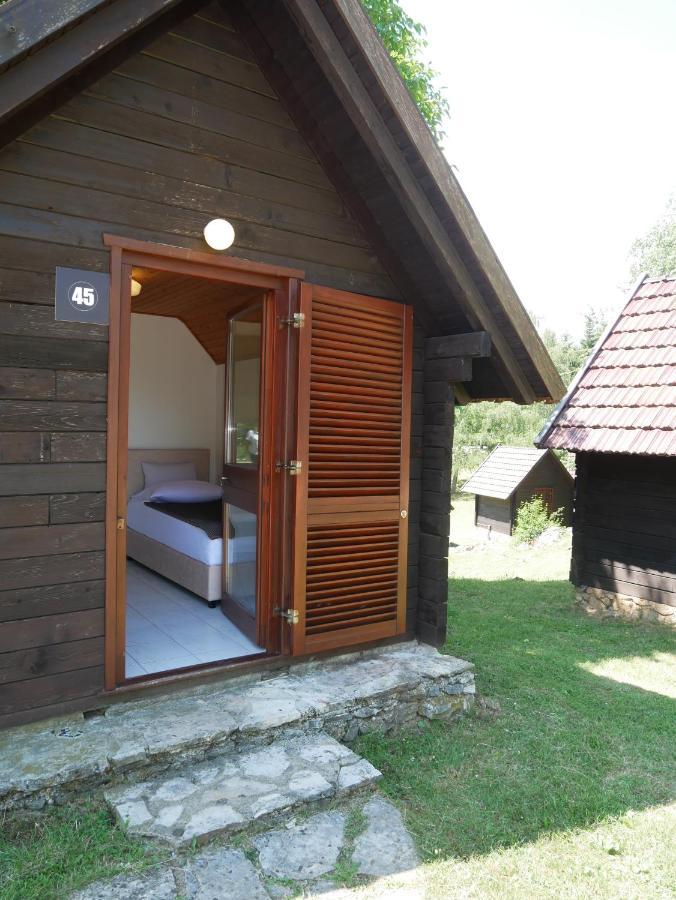 Bungalows Korana - Campsite Korana Селище Дрежницько Екстер'єр фото