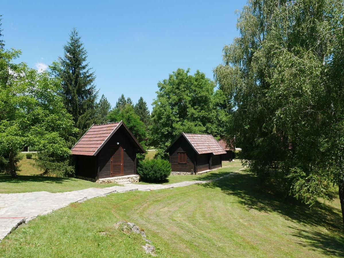 Bungalows Korana - Campsite Korana Селище Дрежницько Екстер'єр фото