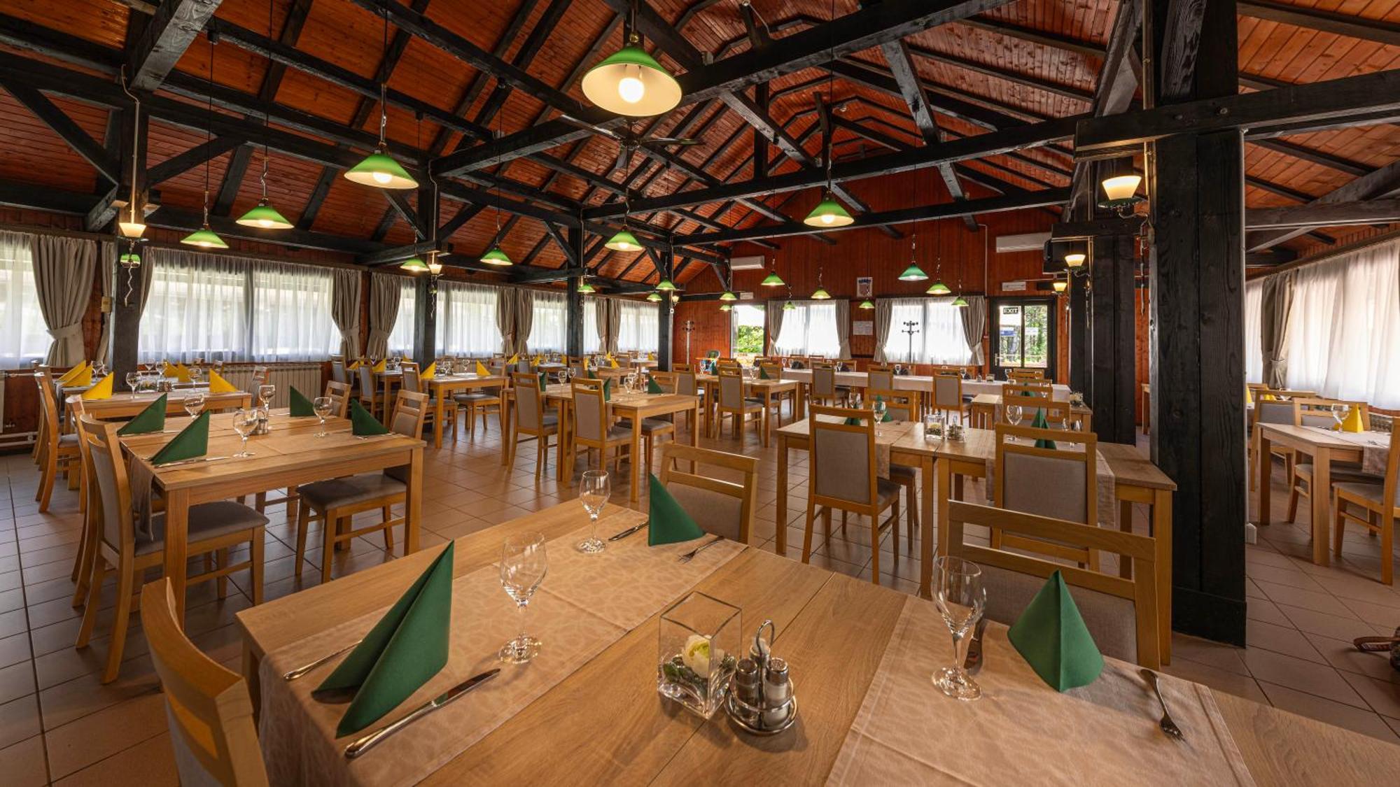 Bungalows Korana - Campsite Korana Селище Дрежницько Екстер'єр фото