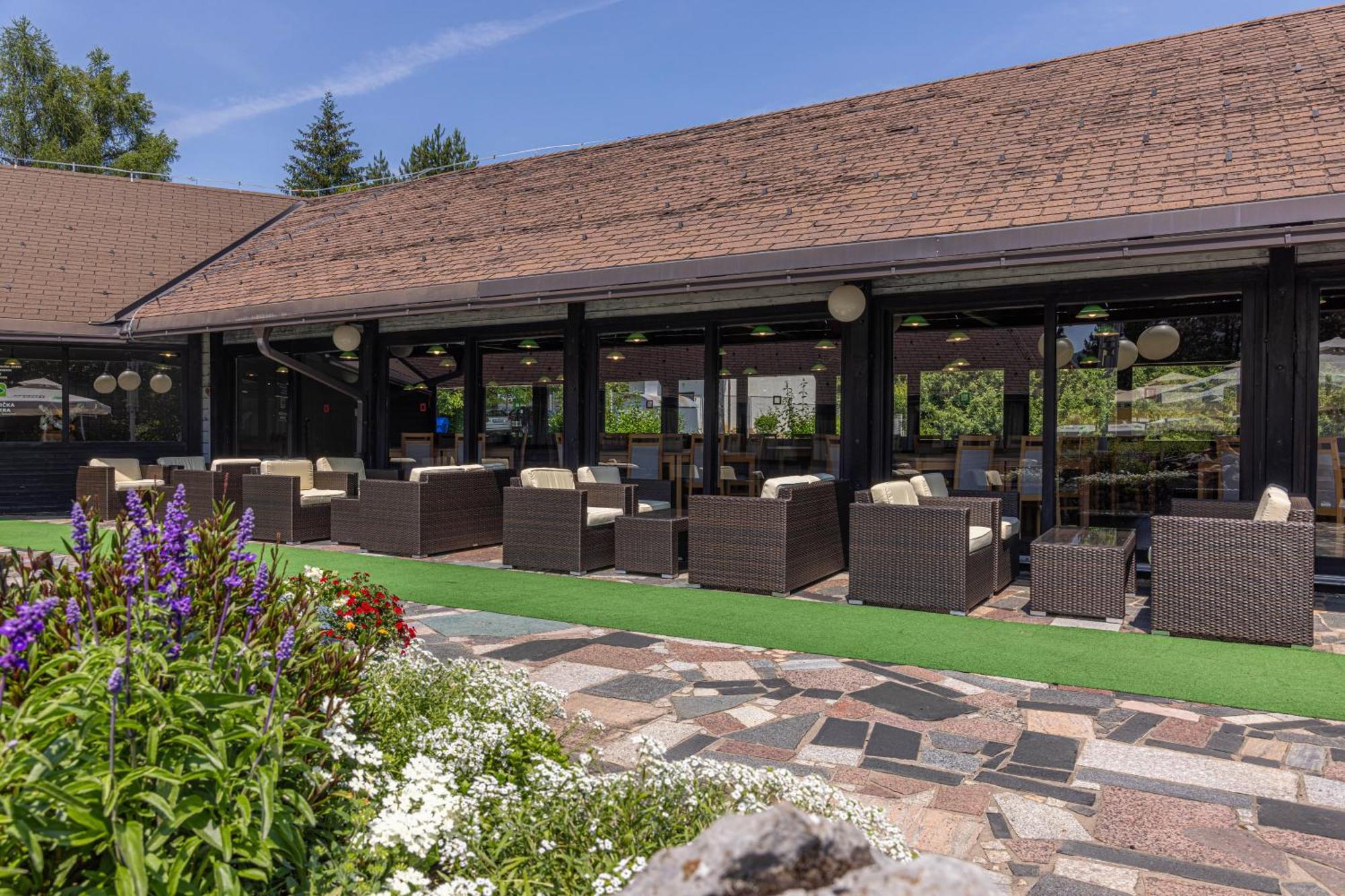 Bungalows Korana - Campsite Korana Селище Дрежницько Екстер'єр фото