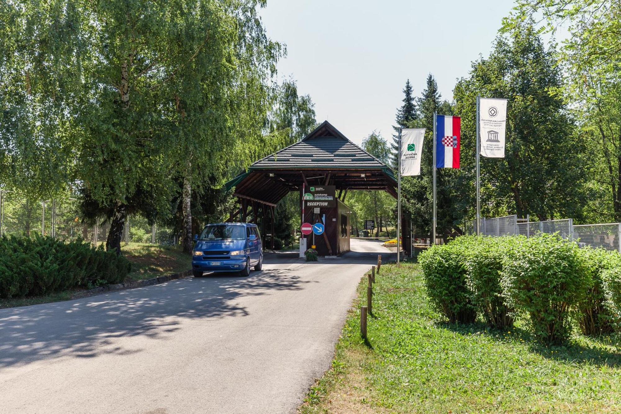 Bungalows Korana - Campsite Korana Селище Дрежницько Екстер'єр фото