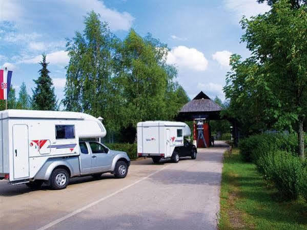 Bungalows Korana - Campsite Korana Селище Дрежницько Екстер'єр фото